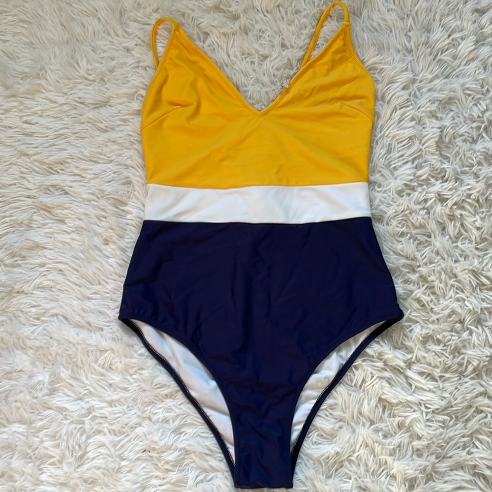 Cupshe size Medium one piece swimsuit
Navy, white and yellow